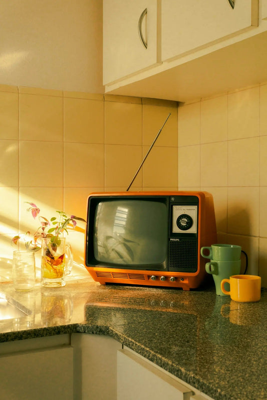 5. Clear Dialogue: TVs with Front Facing Speakers - TV Ears